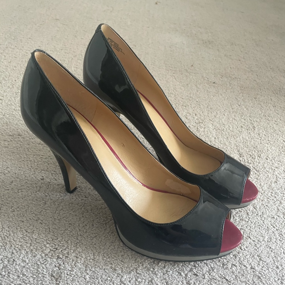 Nine West Black Leather Pump Heel